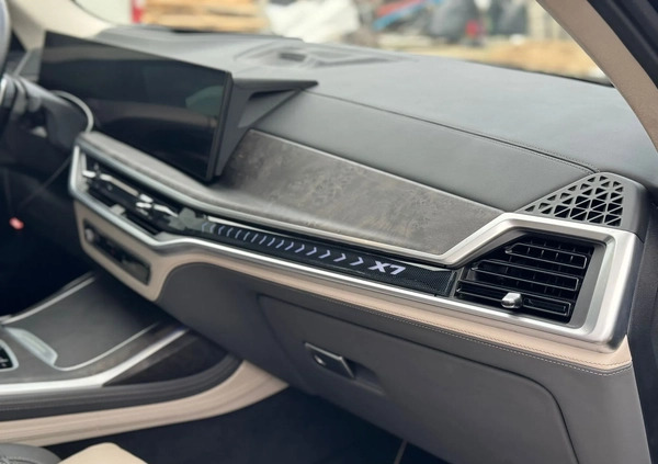 BMW X7 cena 420000 przebieg: 6000, rok produkcji 2023 z Poznań małe 326